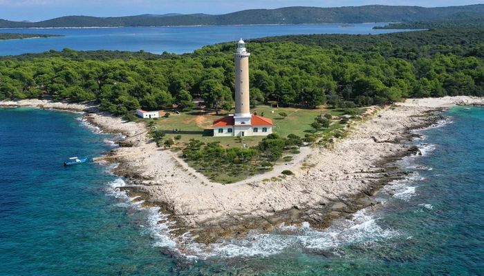 Svetilniki_na_Hrvaskem