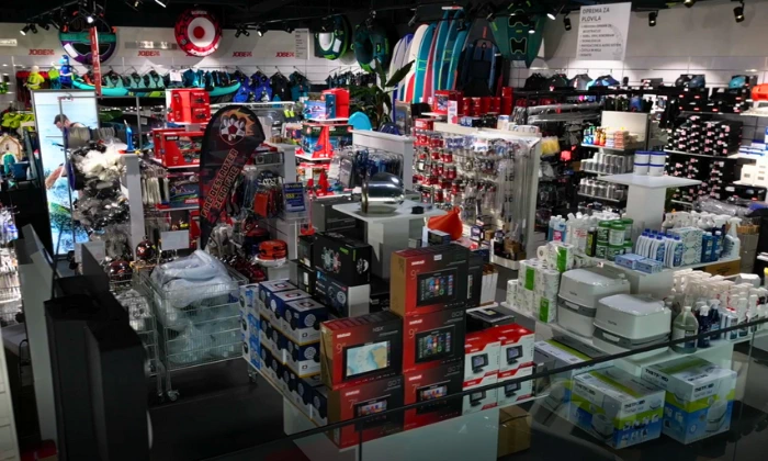 Hišni sejem plovil 2025 v salonu Moto-Nautike