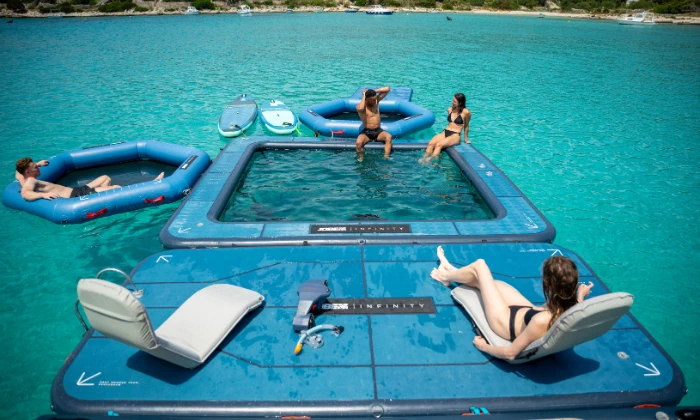 Hišni sejem plovil 2025 v salonu Moto-Nautike