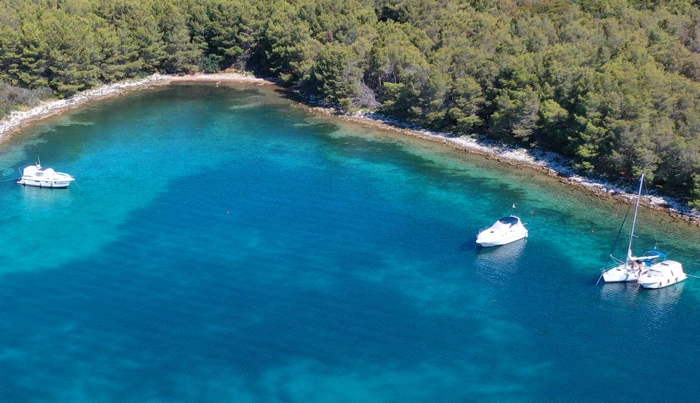 Z droni nad navtike na Jadranu