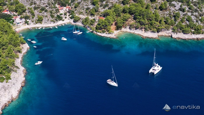 Izjemno lep zaliv, ki skriva nevarno past