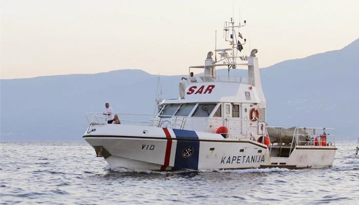 Braka nasedla na Korčuli, poslan klic MAYDAY