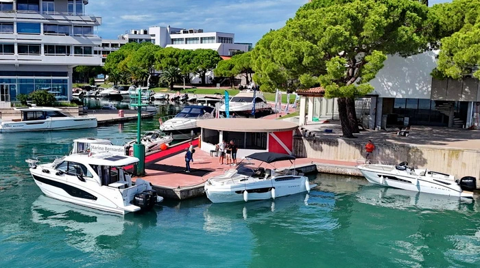 Testni vikend plovil Karnic, Beneteau in Brig