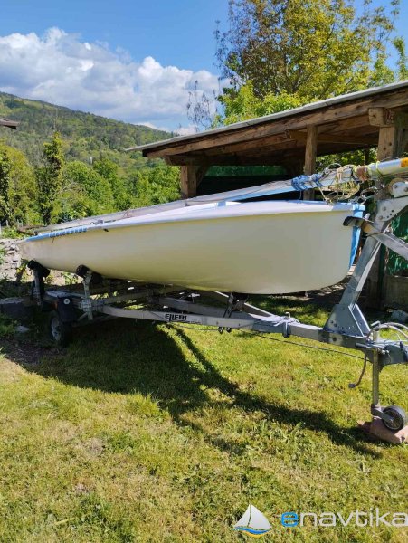 Športna jadrnica s prikolico