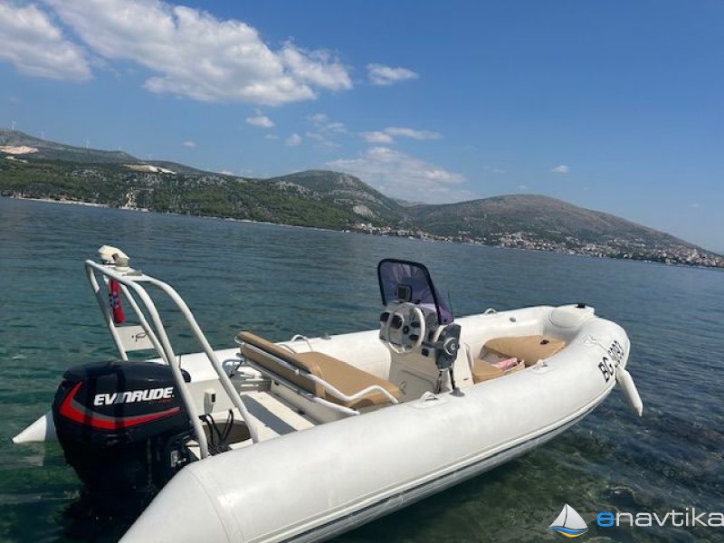 Čoln v TOP stanju – NOVE tube 2024 (Hypalon) + SAMO 180h + nova prikolica.